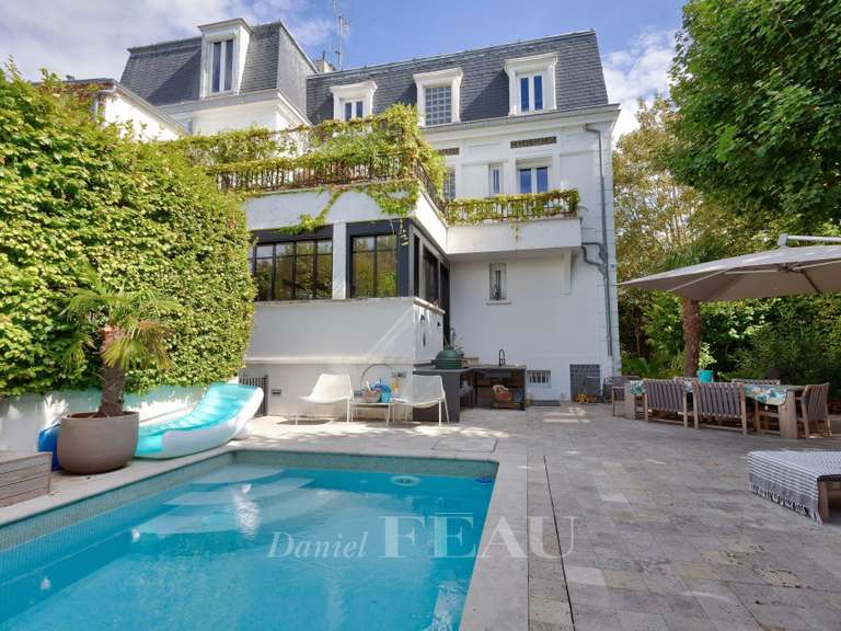 Maison Saint-Maur-des-Fossés - 7 chambres - 593m²