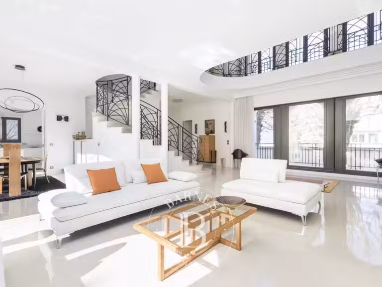 Maison Saint-Maur-des-Fossés - 5 chambres - 298m²