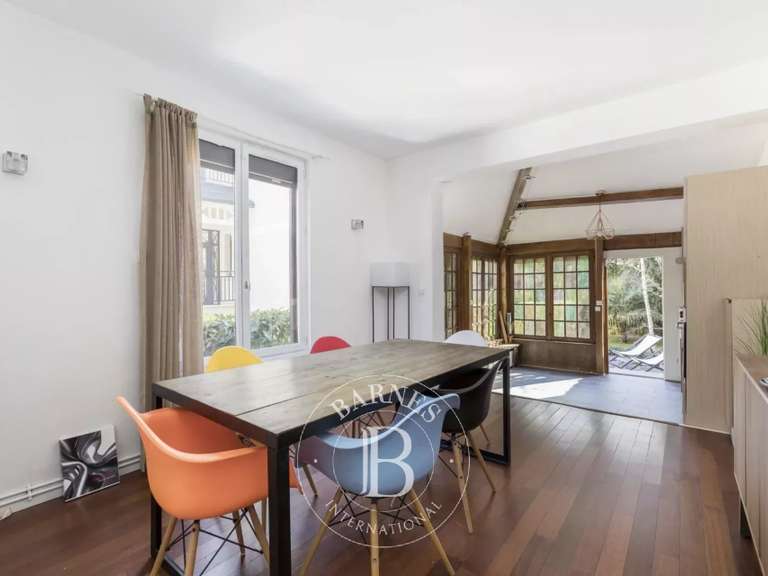 Maison Saint-Maur-des-Fossés - 5 chambres - 298m²