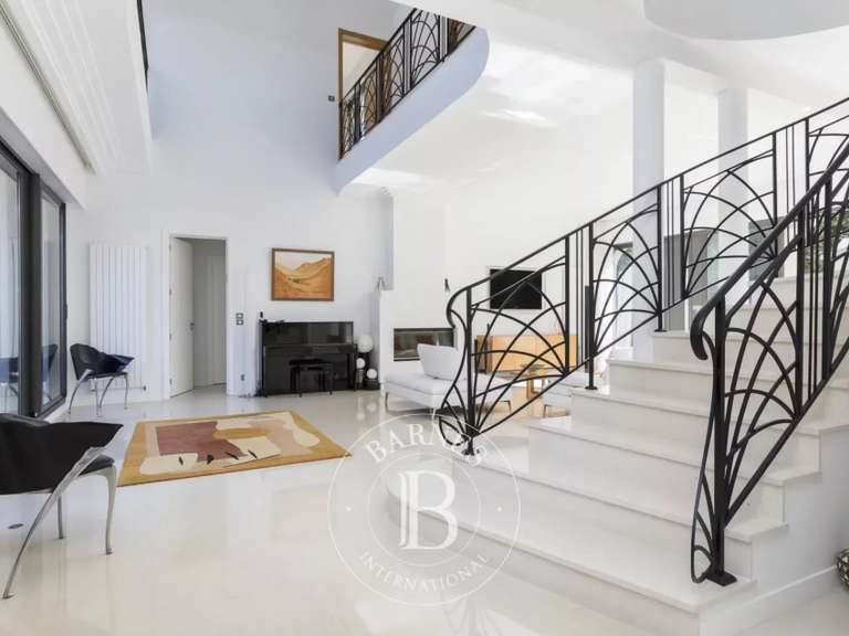 Maison Saint-Maur-des-Fossés - 5 chambres - 298m²