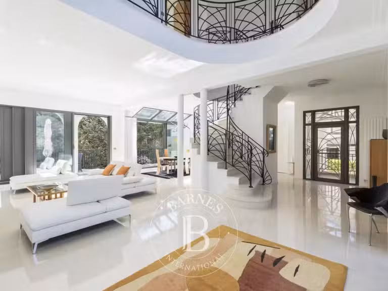 Maison Saint-Maur-des-Fossés - 5 chambres - 298m²