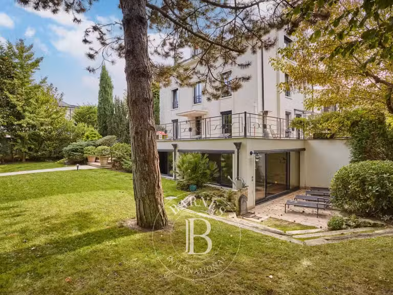 Maison Saint-Maur-des-Fossés - 5 chambres - 525m²
