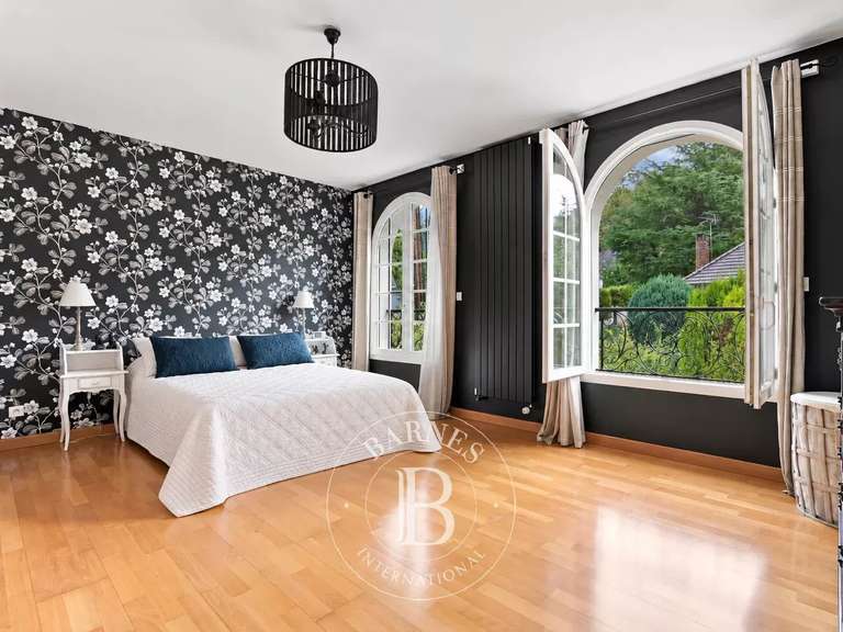 Maison Saint-Maur-des-Fossés - 10 chambres - 525m²