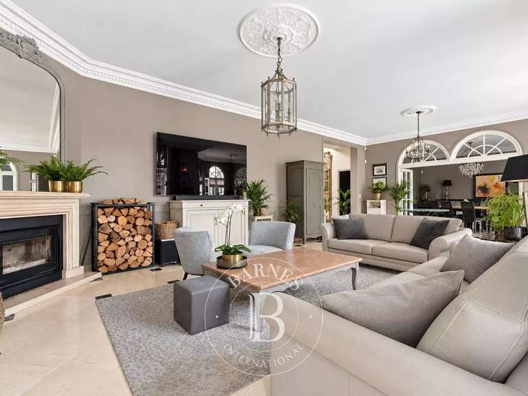 Maison Saint-Maur-des-Fossés - 10 chambres - 525m²
