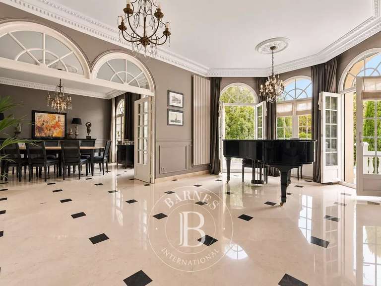 Maison Saint-Maur-des-Fossés - 10 chambres - 525m²