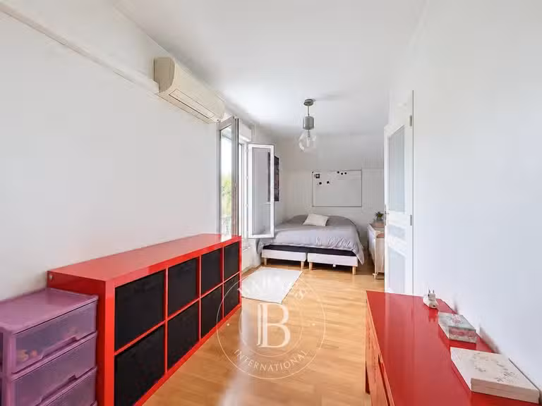 Maison Saint-Maur-des-Fossés - 5 chambres - 418m²