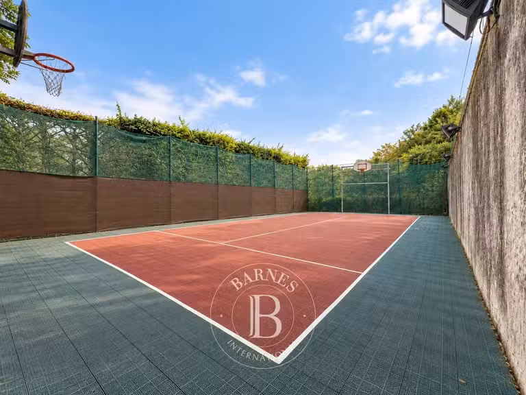 Maison Saint-Maur-des-Fossés - 5 chambres - 418m²