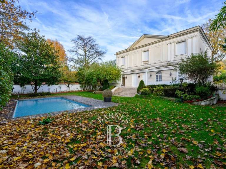 Property Saint-Maur-des-Fossés - 3 bedrooms - 609m²