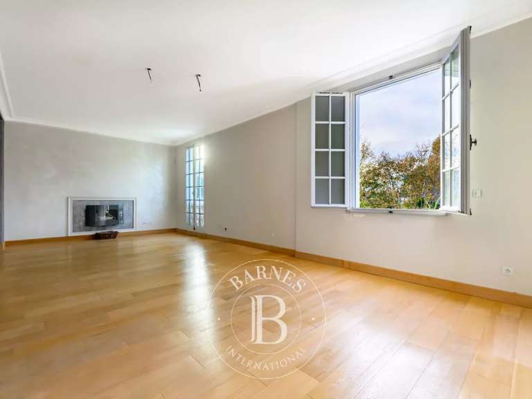 Property Saint-Maur-des-Fossés - 3 bedrooms - 609m²