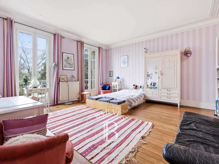 Propriété Saint-Maur-des-Fossés - 6 chambres - 578m²