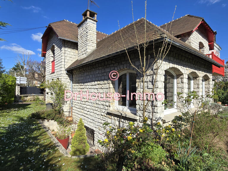 Villa Saint-Maur-des-Fossés - 4 bedrooms - 206m²
