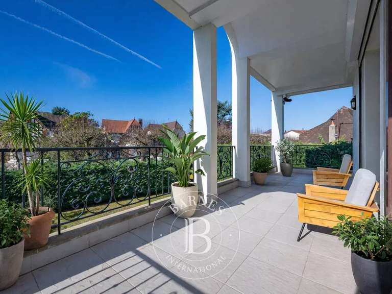 Villa Saint-Maur-des-Fossés - 7 bedrooms - 350m²