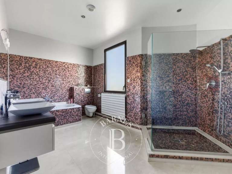 Villa Saint-Maur-des-Fossés - 7 bedrooms - 350m²