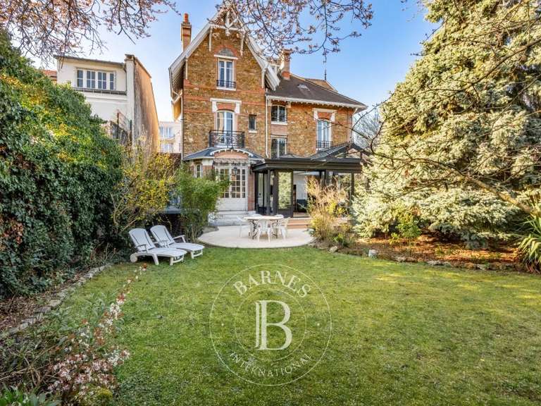 Villa Saint-Maur-des-Fossés - 7 chambres - 364m²