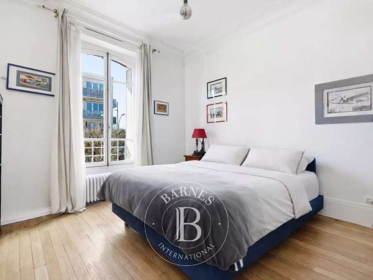 Villa Saint-Maur-des-Fossés - 7 chambres - 364m²