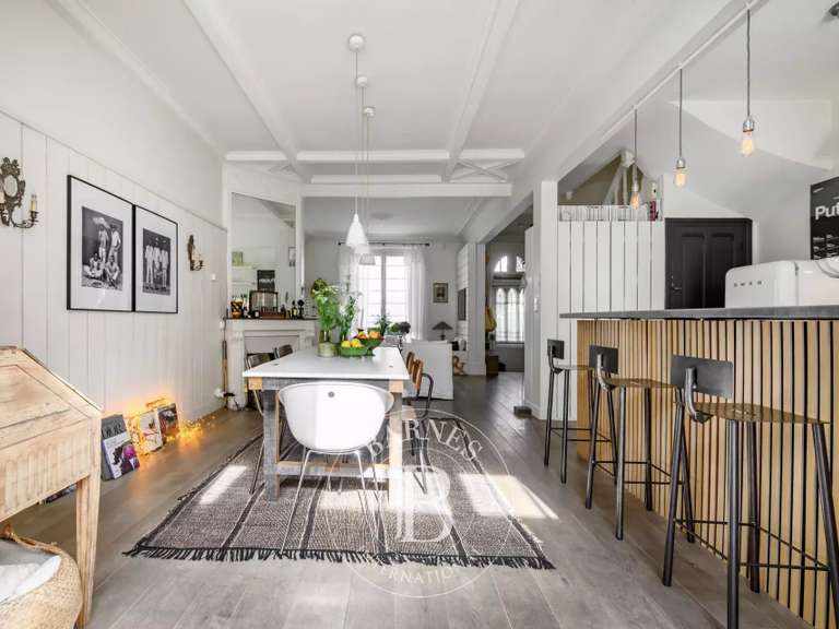 Maison Saint-Maurice - 4 chambres - 230m²