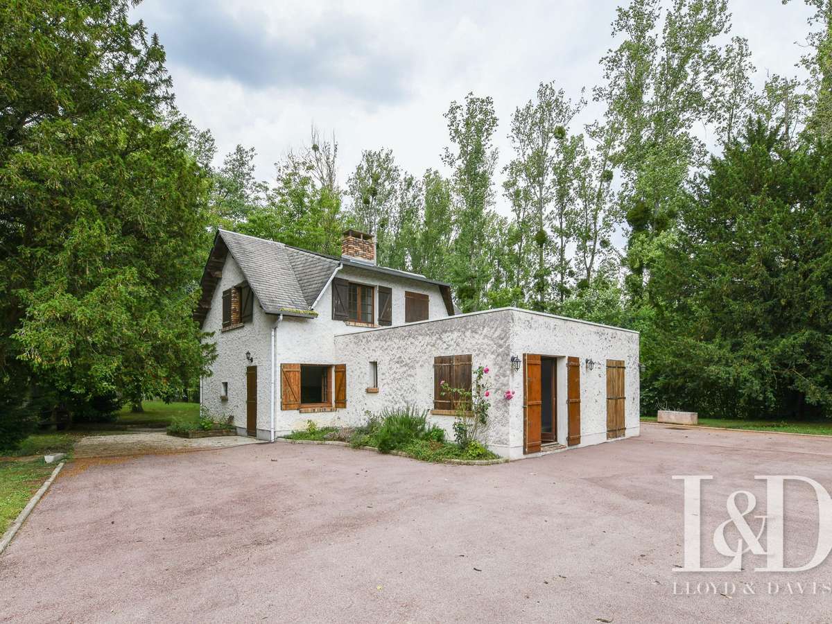 House Saint-Maurice-Montcouronne