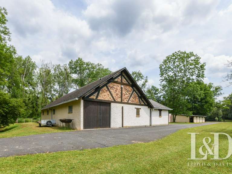 House Saint-Maurice-Montcouronne - 9 bedrooms - 310m²