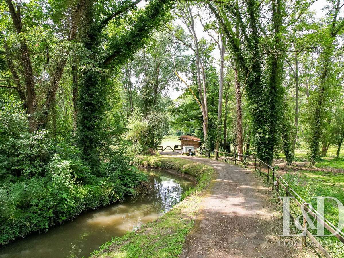 House Saint-Maurice-Montcouronne