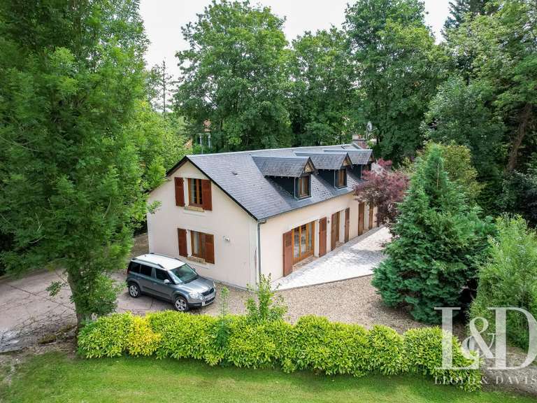 House Saint-Maurice-Montcouronne - 9 bedrooms - 310m²