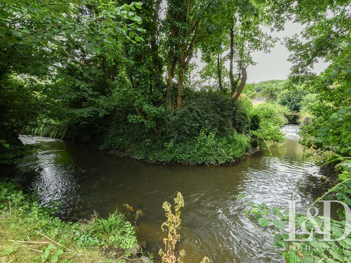 House Saint-Maurice-Montcouronne
