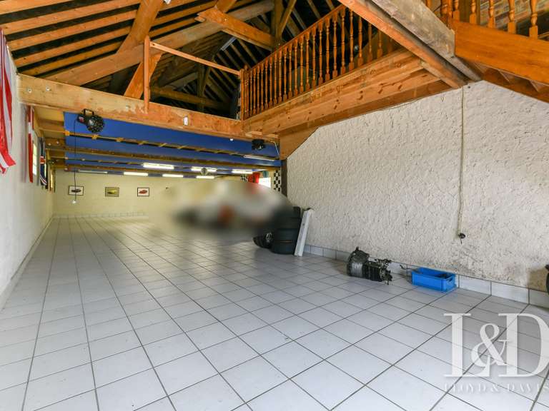 Maison Saint-Maurice-Montcouronne - 9 chambres - 310m²