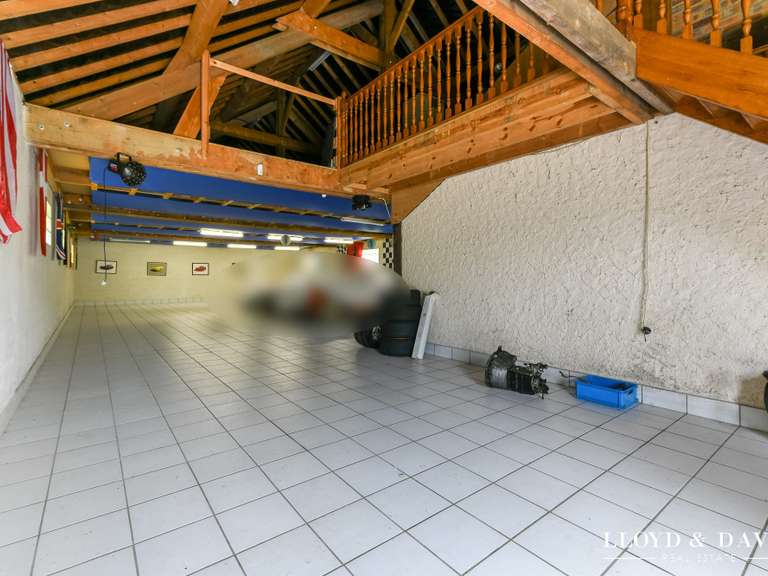 Maison Saint-Maurice-Montcouronne - 9 chambres - 310m²