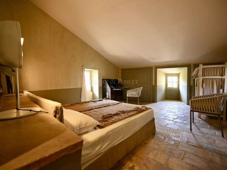 Maison Saint-Maximin - 5 chambres - 515m²