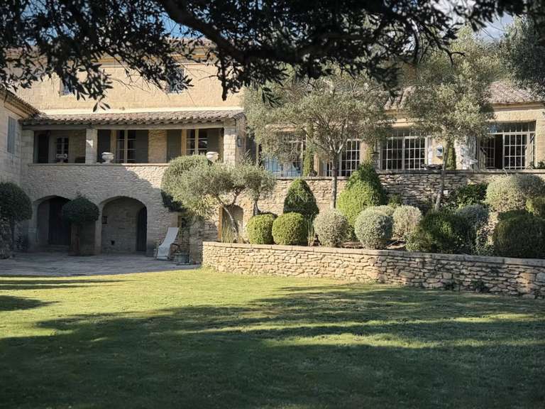 Maison Saint-Maximin - 5 chambres - 515m²