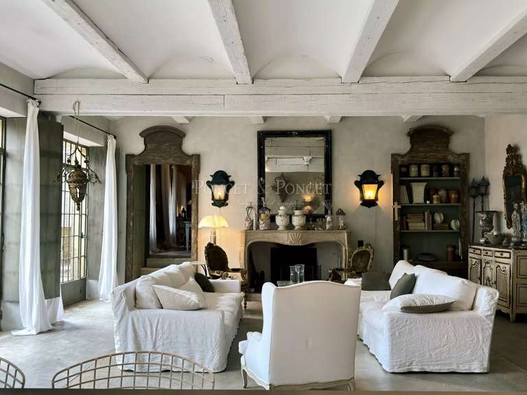 Maison Saint-Maximin - 5 chambres - 515m²