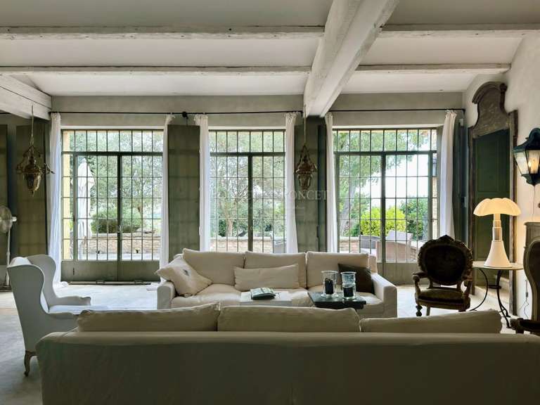 Maison Saint-Maximin - 5 chambres - 515m²