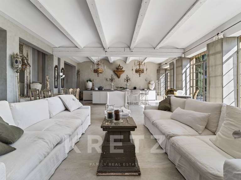 Maison Saint-Maximin - 5 chambres - 405m²