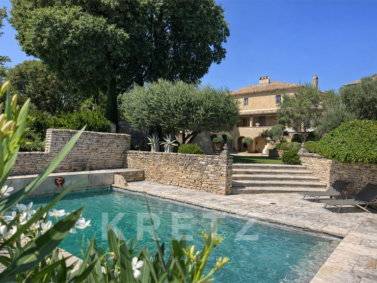 Maison Saint-Maximin - 5 chambres - 405m²