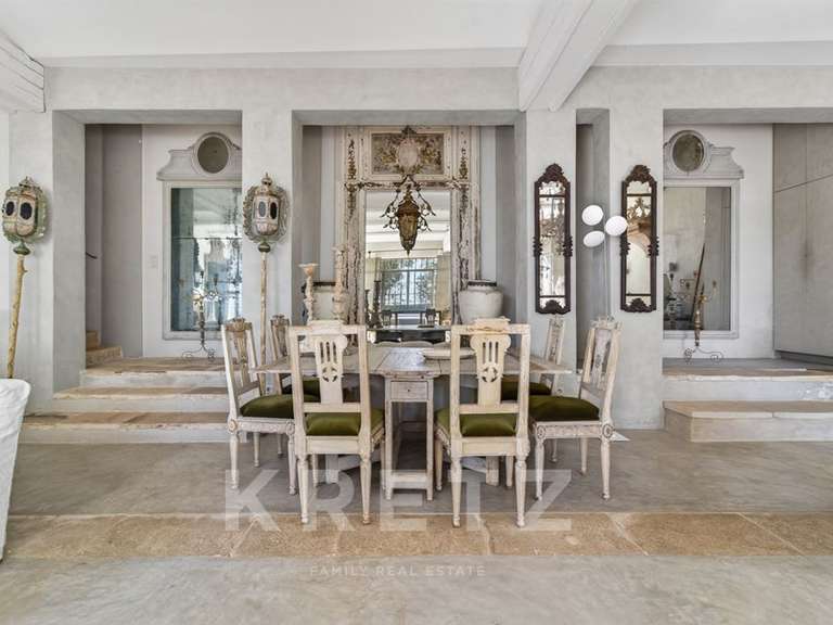 Maison Saint-Maximin - 5 chambres - 405m²