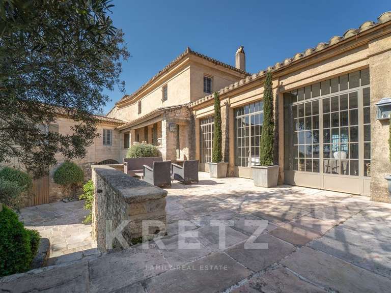 Maison Saint-Maximin - 5 chambres - 405m²