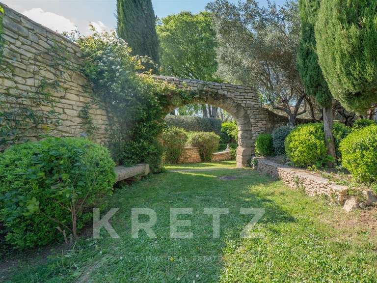 Maison Saint-Maximin - 5 chambres - 405m²