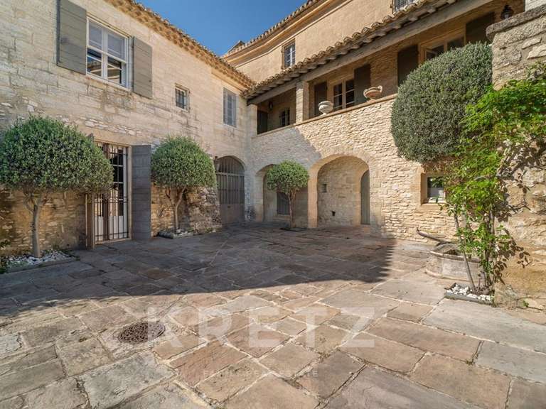 Maison Saint-Maximin - 5 chambres - 405m²