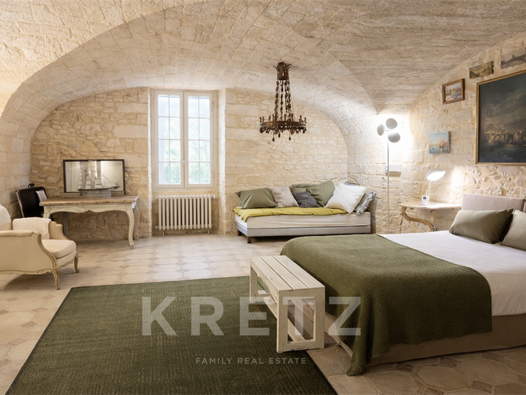 Maison Saint-Maximin - 5 chambres - 405m²