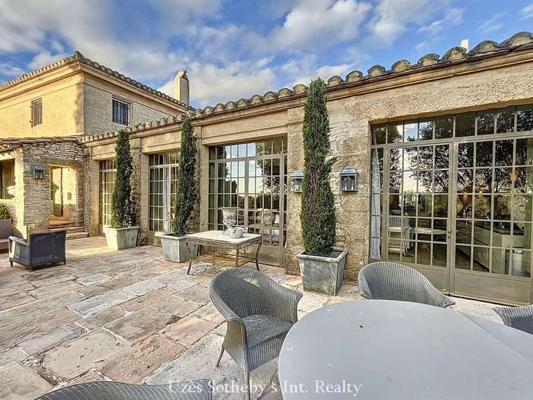 Maison Saint-Maximin - 5 chambres - 405m²