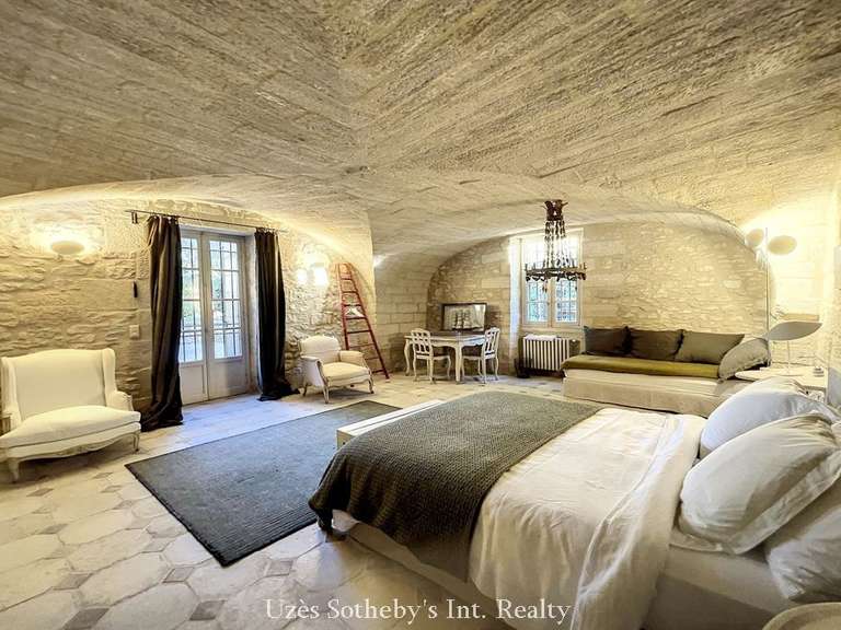 Maison Saint-Maximin - 5 chambres - 405m²