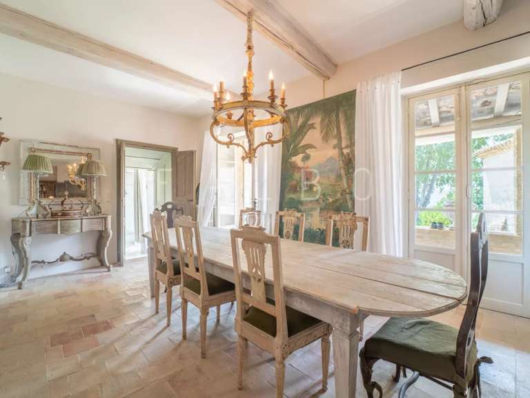 Maison Saint-Maximin - 5 chambres - 442m²