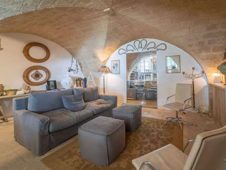 Maison Saint-Maximin - 5 chambres - 442m²