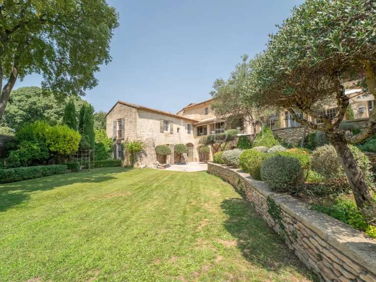 Maison Saint-Maximin - 5 chambres - 442m²
