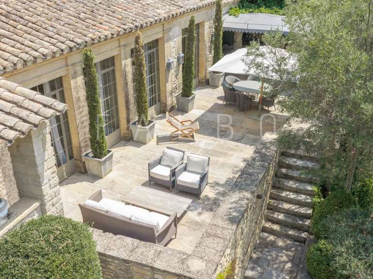 Maison Saint-Maximin - 5 chambres - 442m²