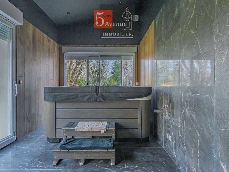 House Saint-Maximin - 4 bedrooms - 170m²