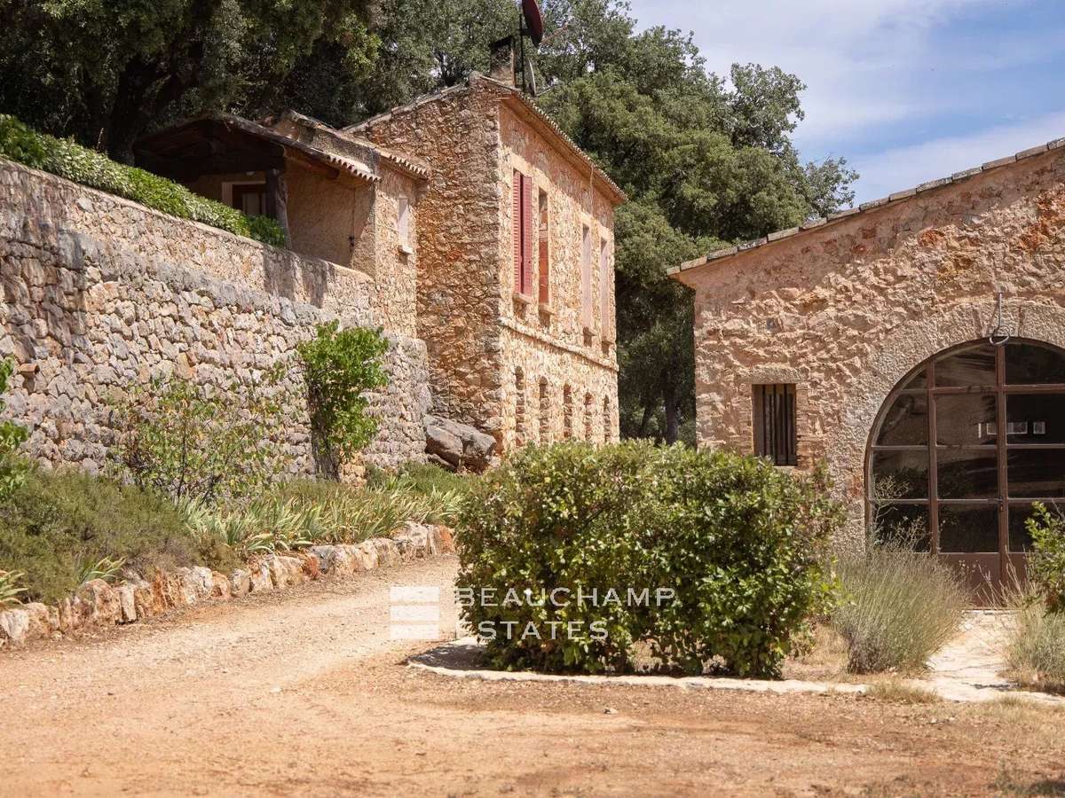 Château Saint-Maximin-la-Sainte-Baume