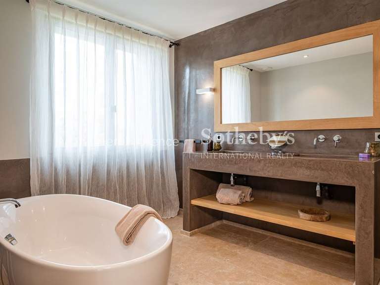 Maison Saint-Maximin-la-Sainte-Baume - 7 chambres - 250m²