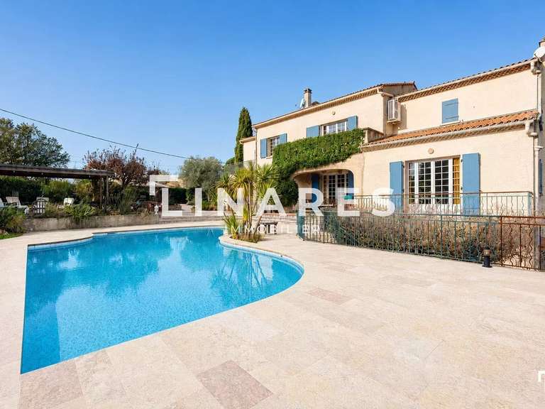 Maison Saint-Maximin-la-Sainte-Baume - 6 chambres - 369m²