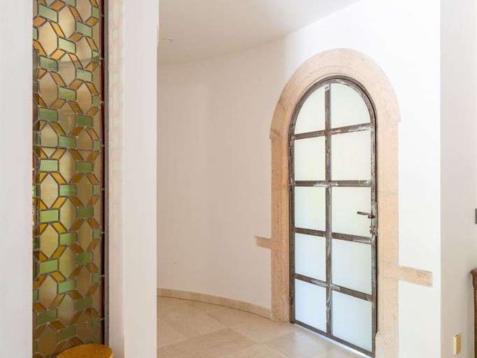 House Saint-Maximin-la-Sainte-Baume - 5 bedrooms - 318m²