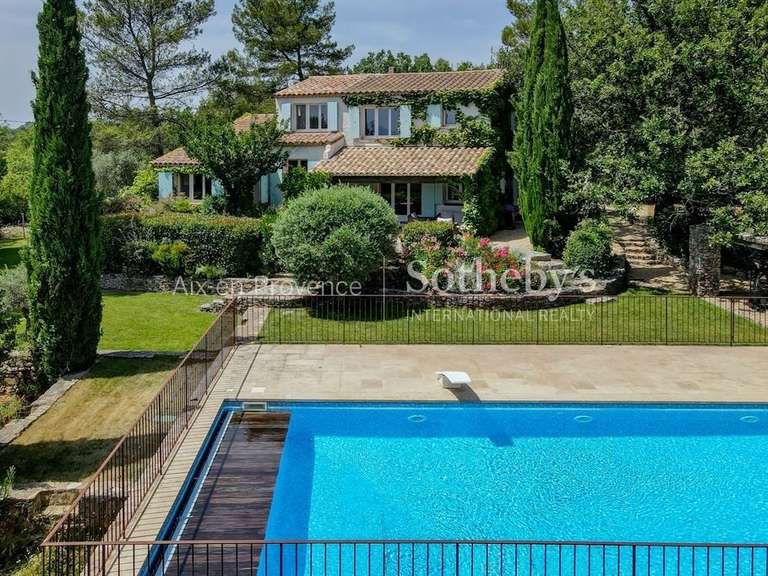 Maison Saint-Maximin-la-Sainte-Baume - 5 chambres - 171m²